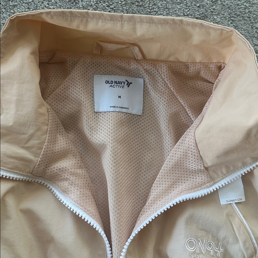 NWT Old Navy Women's Light Tan Bomber Jacket - Picture 2 of 3